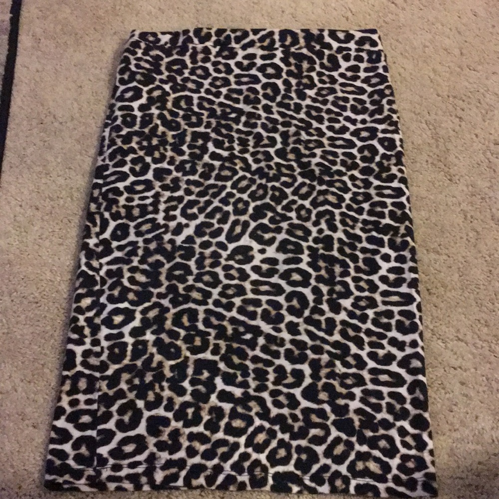 Midi leopard print skirt